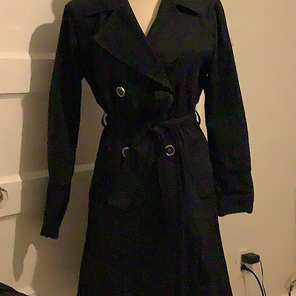 Jackets & Blazers - St John sport trench coat includes a  black bag ..